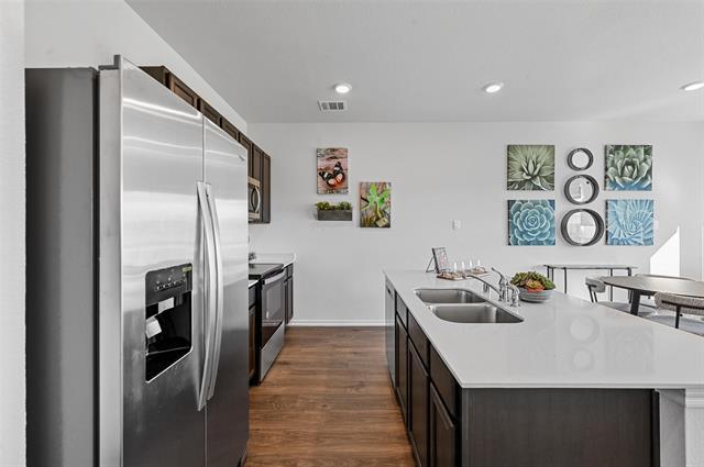 Building Photo - 6922 Vining Dr