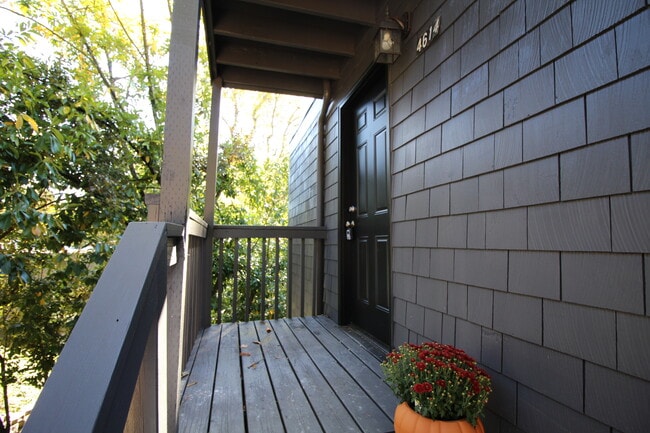 Entry - 4614 Lower Dr Unit 4614