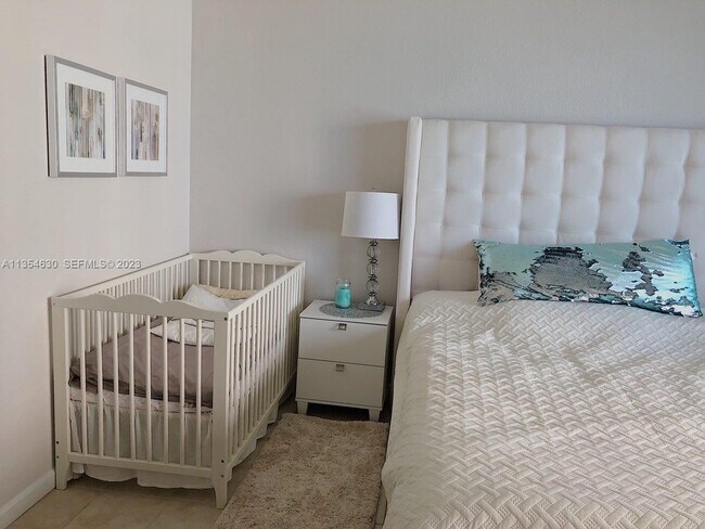 Photo - 2501 S Ocean Dr Unidad 605 (Available NOW!