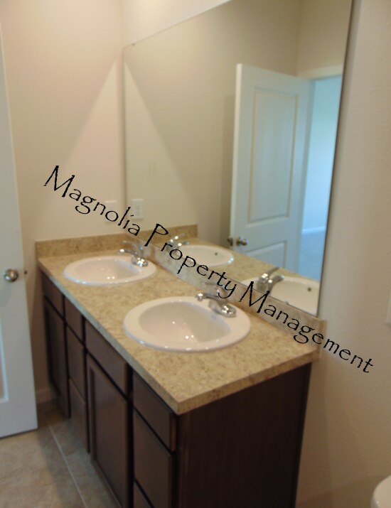 Photo - 185 Piave St House