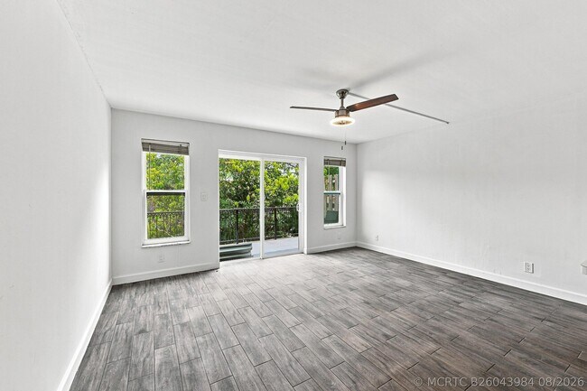 Photo - 640 Tennis Club Dr Unit 307