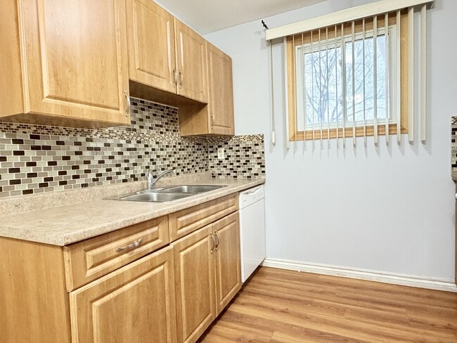 Photo - 8401 Darlington Crescent