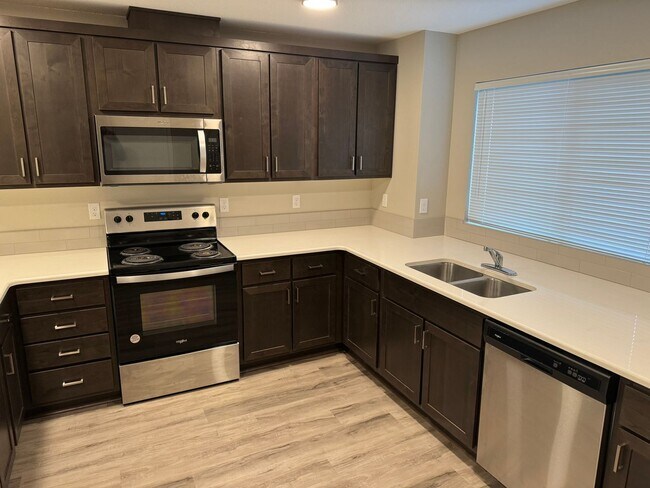 Photo - 1808/10/12 Rees Hill Townhouses Unit 1810