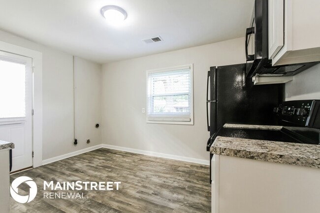 Photo - 1549 Nelson Ave