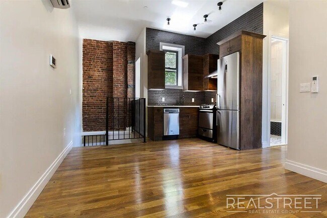 Photo - Sunny 3-Bedroom | 1.5 Bath in Prime Ridgewood – Steps to M & L Trains! Unit 3L