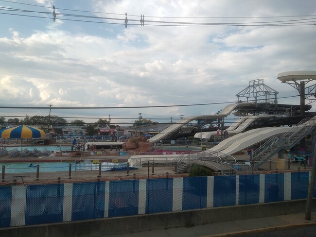 Building Photo - 32 Bay Ave Unit 2