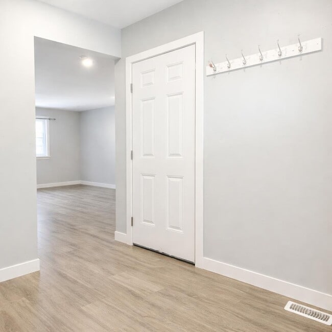 Photo - 2053 Lanark Ct