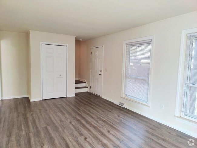 Building Photo - 478 Robbe Ave Rental
