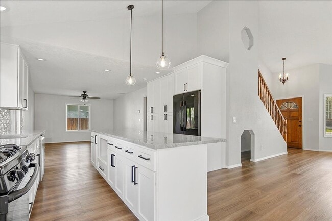 Building Photo - Newly Remodeled 3Bed/3Bath Home In Cut-De-...