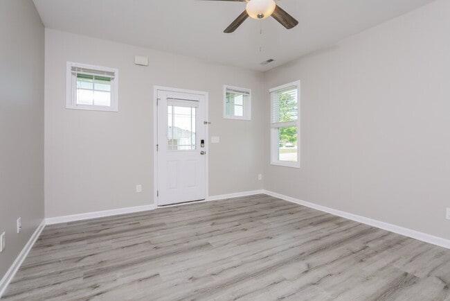 Photo - 257 E Wilson St
