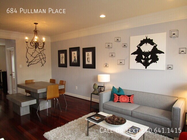 Photo - 684 Pullman Pl
