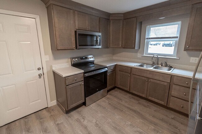 Photo - Fully Updated 2 BDR Apartment Unit 2