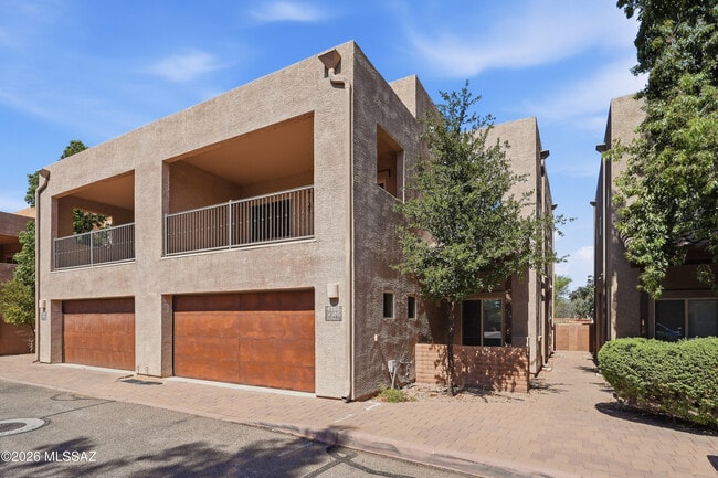 Photo - 4162 N Thurston Ln Unit 100