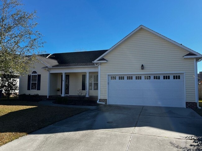 Building Photo - Don't miss this beautiful home in desirable Brice's Crossing