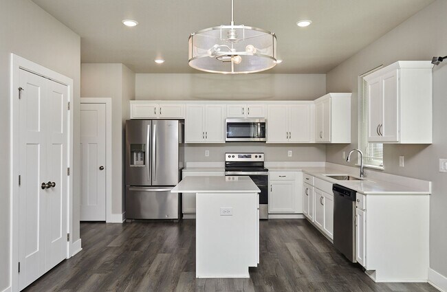 Photo - 4 Bedroom, 3 Bathroom Home In Waukee!