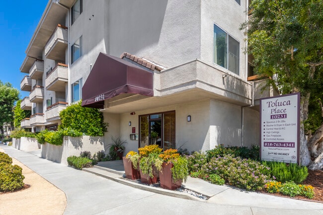 Building Photo - 10231 / Toluca Place Rental