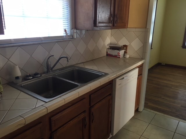 kitchen - 8034 Wakefield Ave