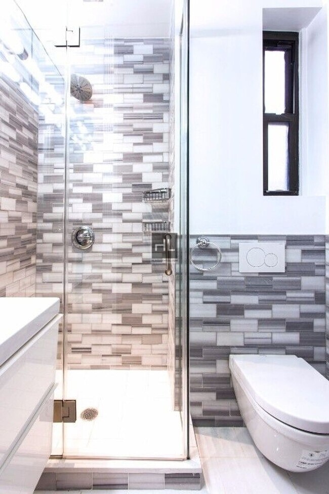 Photo - Mott Street Unit 017