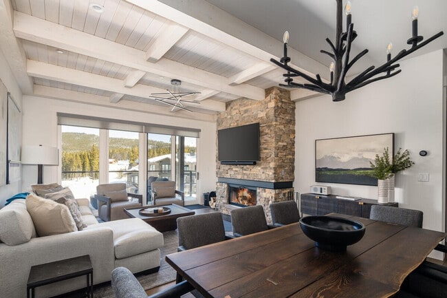 Photo - 5 Wildwood Rd W Unit ID1255715P