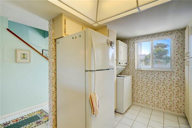 Photo - 5532 NE Gulfstream Way Condo