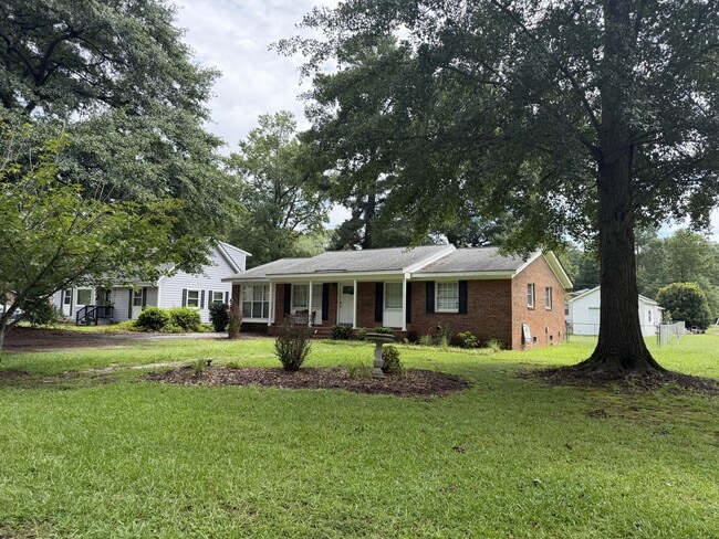 Photo - 3710 Robinson St