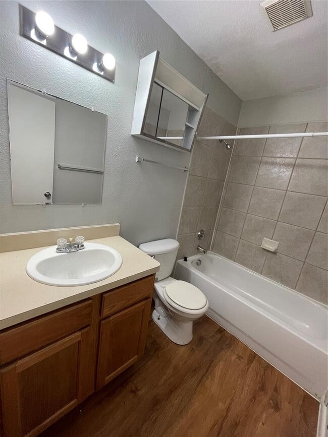 Photo - 7206 Twin Crest Dr