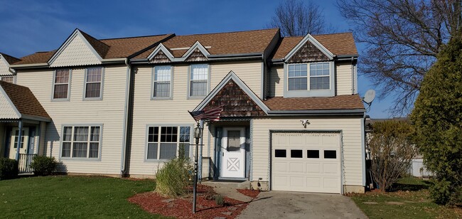 Front of House with driveway & garage - 1359 Apple Blossom Dr House