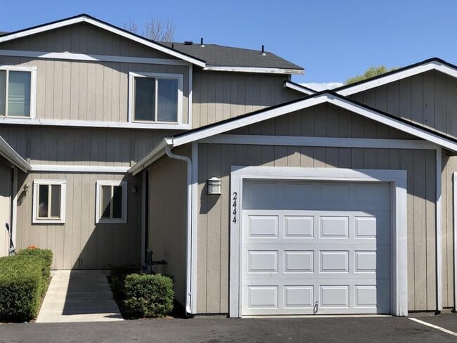 Building Photo - 2444 SW 23rd St