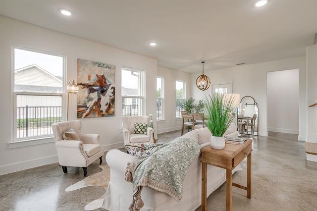 Photo - 104 Cardinal Wds