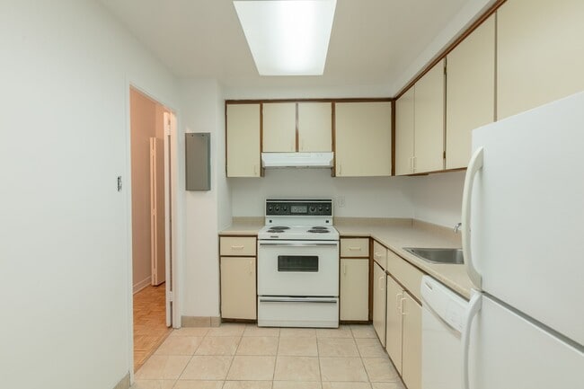 Photo - 900 Av. Rockland Unit 308