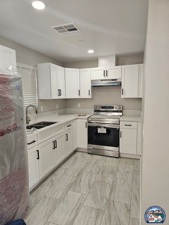 Photo - 172 W Alamo St Unit 1