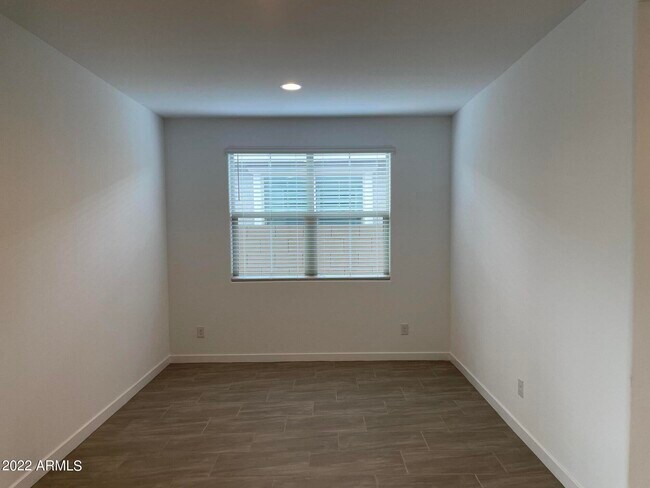 Photo - 119 E Leo Pl