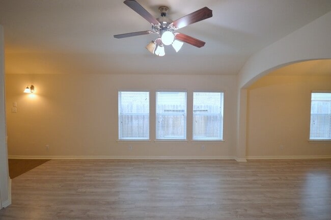 Building Photo - 11115 Barker Park Ct