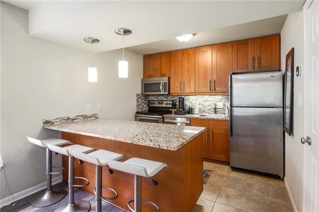 Photo - 7685 Northcross Dr