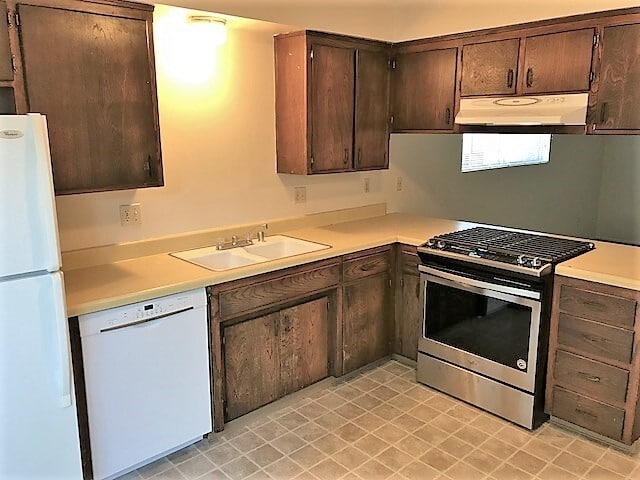 Photo - 2 Bedroom Townhouse with Fenced Yard by Harloe Elementary School Unidad 992 Fair Oaks Ave.  A