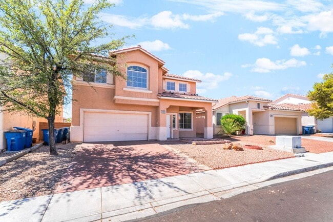Photo - Beautiful 5 bed home with sparkling pool located in the heart of Las Vegas!