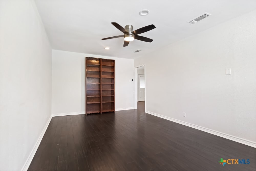 Photo - 115 Da Gama Dr