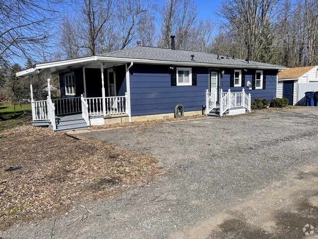Building Photo - 1110 N French Rd Rental