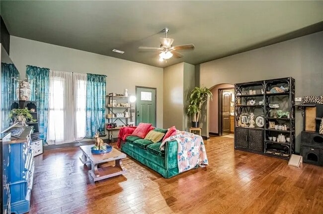 Photo - 825 NW 63rd Ave