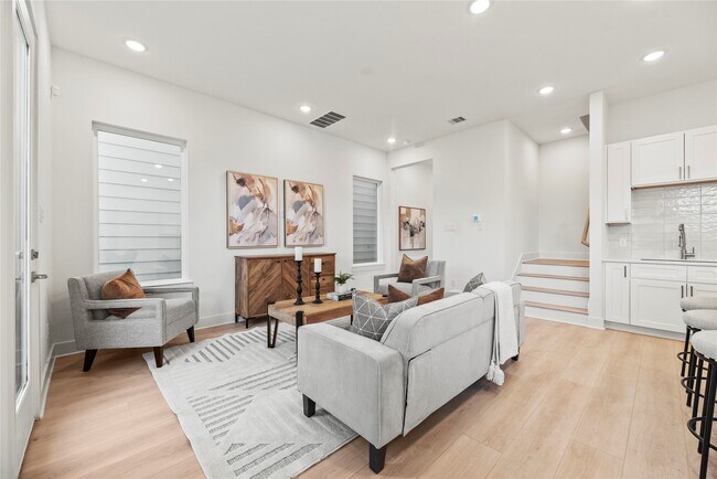 Photo - 1308 Neiman Ln