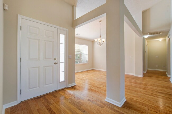 Photo - 454 Hainesworth Dr