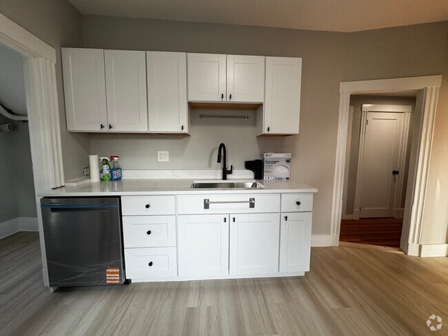 Building Photo - 741 Broadway Unit 2 Rental