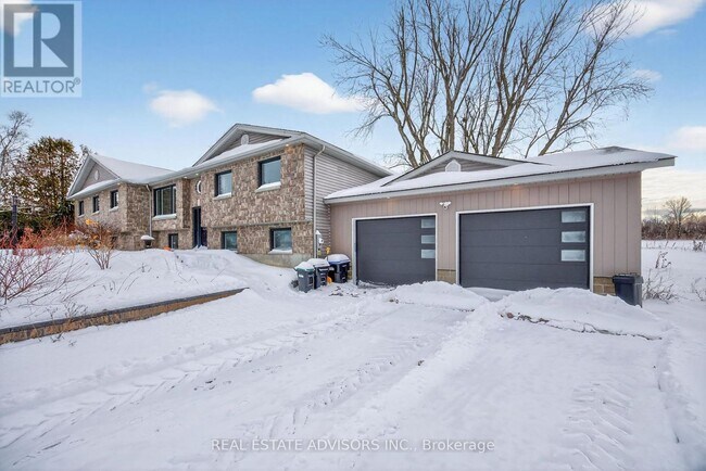 Photo - 1563 15 16 SIDE ROAD E