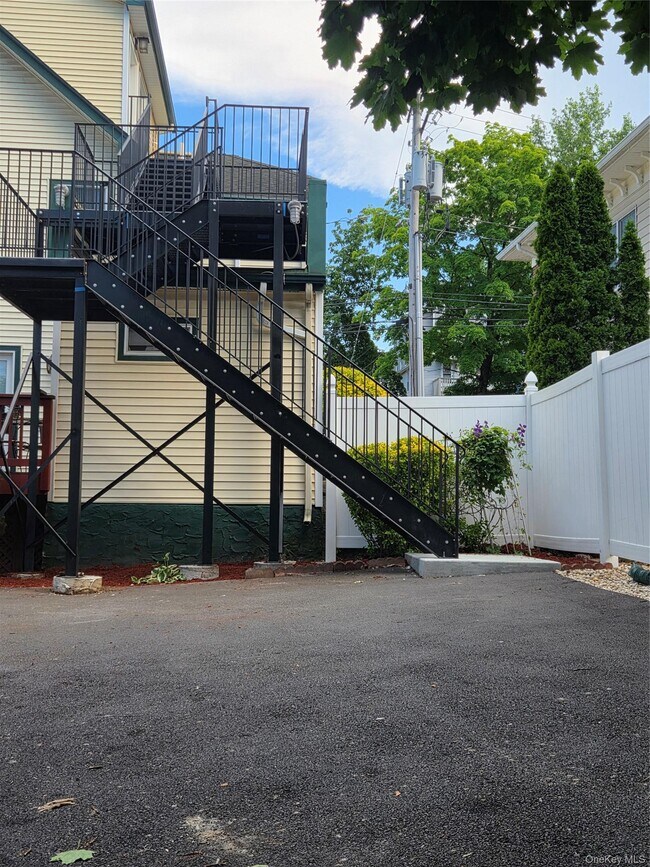 Photo - 210 Main St Unit 3