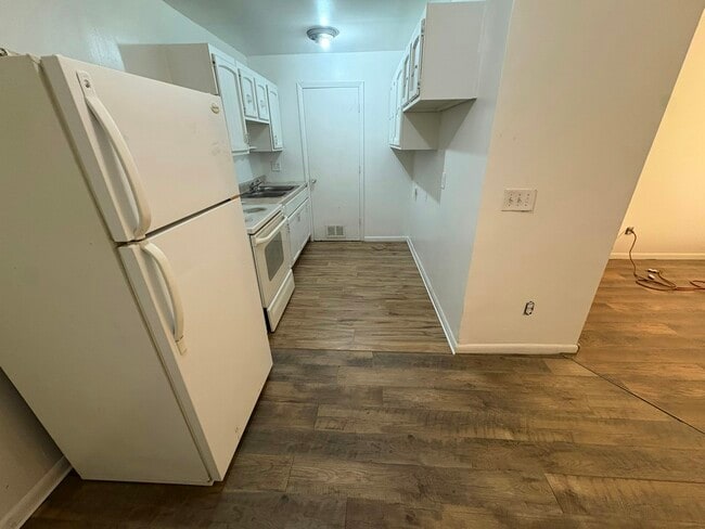 Photo - 2529 W Riverview Ave Unit C