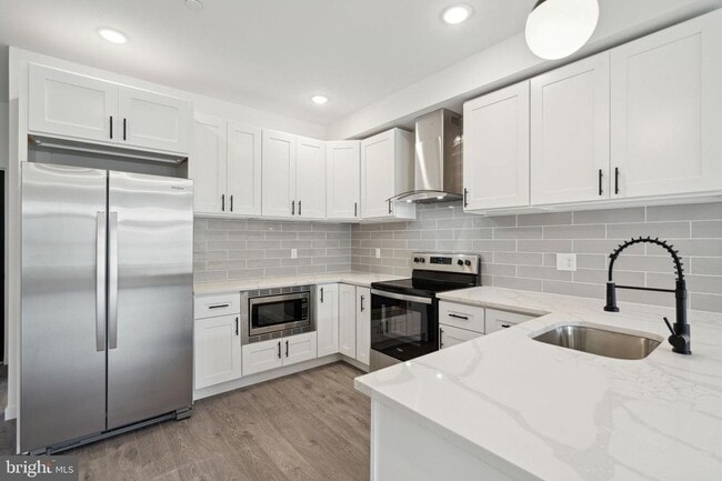 Photo - 5629 Warrington Ave