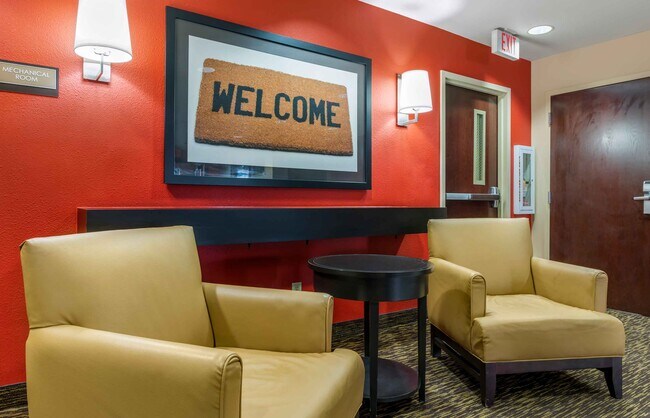 Furnished Studio-South Bend - Mishawaka - North