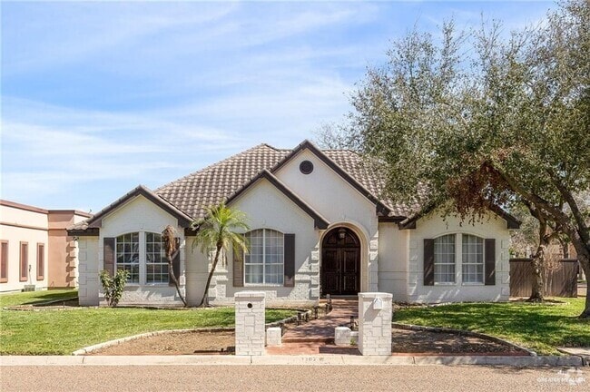 Building Photo - 3202 W San Luis Cir Rental