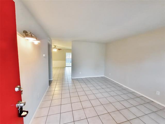 Photo - 911 Elmwood Dr