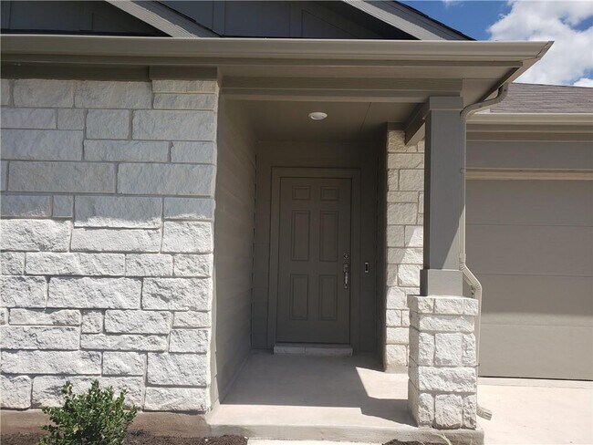 Photo - 104 Mountain Maple St